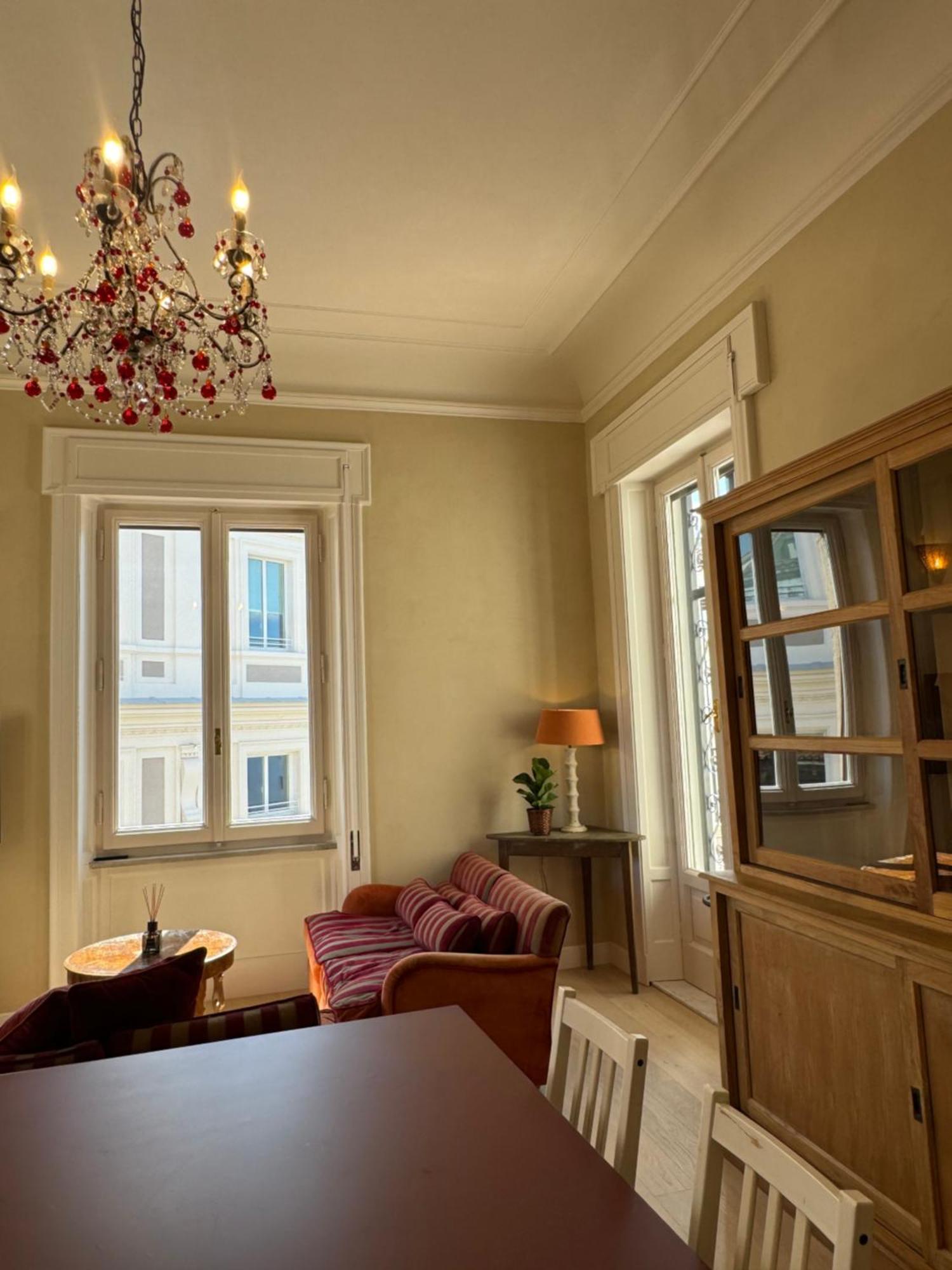 Elegante Con Terrazzo Appartamento Roma